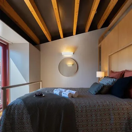 Casa vacanze Azulejo Riverside House & Balcony By Hostwise