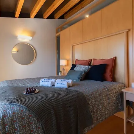 펜션 Azulejo Riverside House & Balcony By Hostwise 빌라노바데가이아