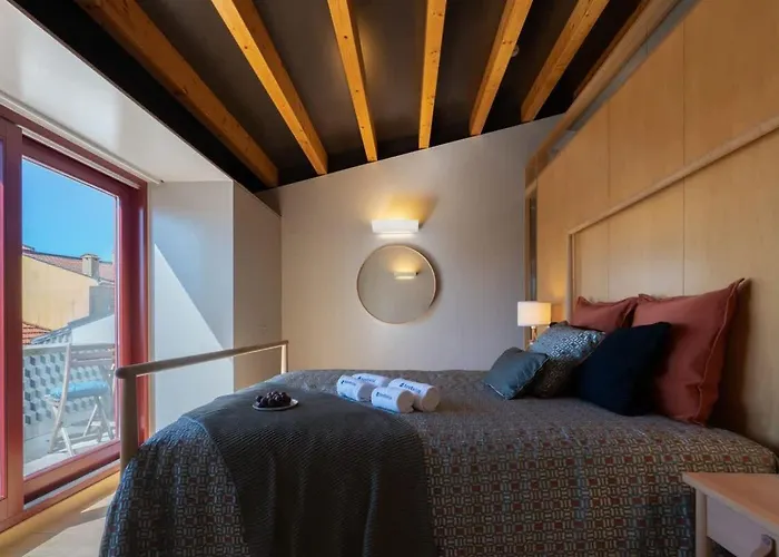 펜션 Azulejo Riverside House & Balcony By Hostwise