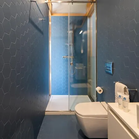 펜션 Azulejo Riverside House & Balcony By Hostwise *