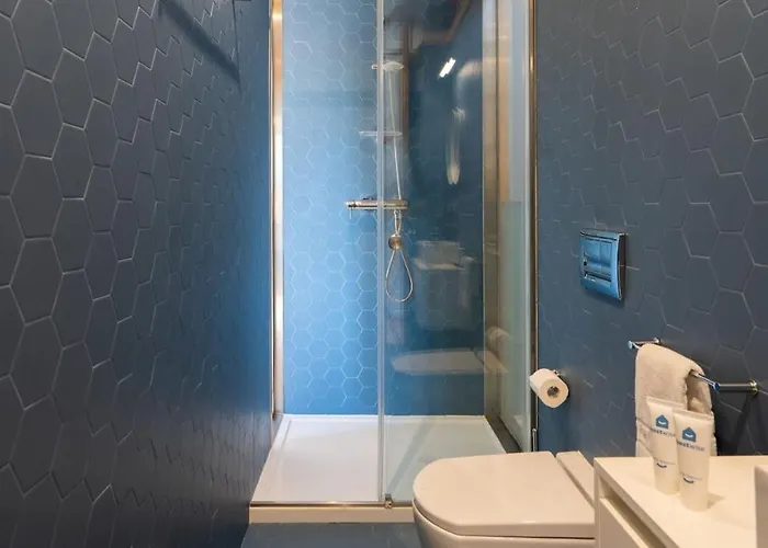 Vakantiehuis Azulejo Riverside House & Balcony By Hostwise *