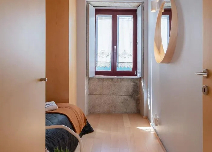 Azulejo Riverside House & Balcony By Hostwise Holiday home