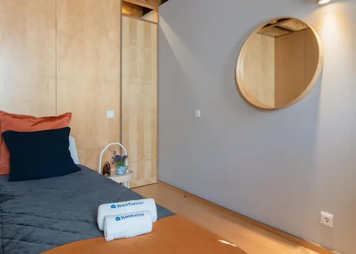 Azulejo Riverside House & Balcony By Hostwise Holiday home